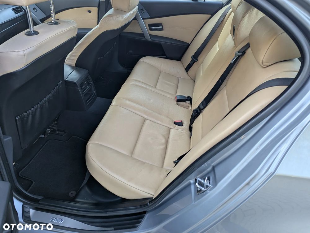 BMW Seria 5 520i Touring Edition Sport - 38