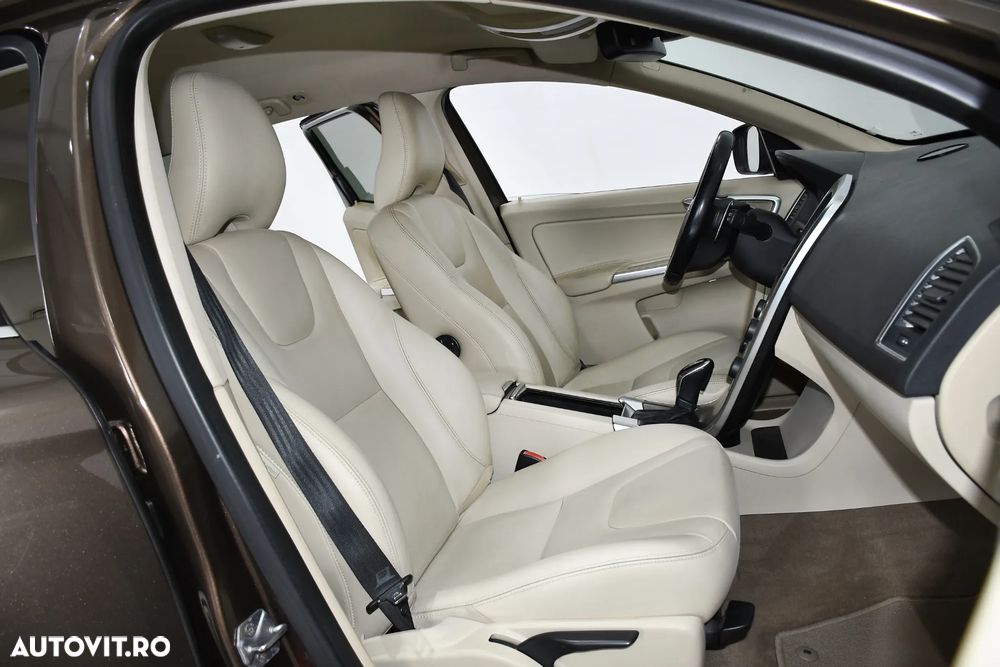 Volvo XC 60 D4AWD Summum - 11