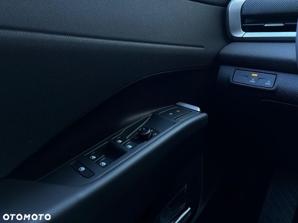 Volkswagen T-Roc - 17