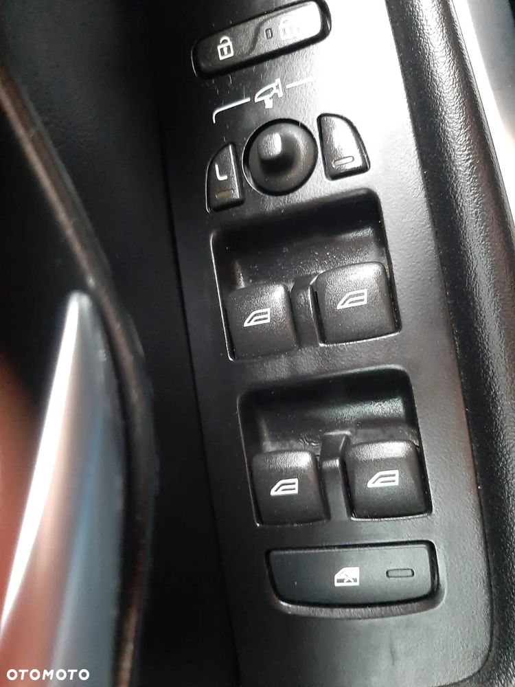 Volvo V40 D3 Geartronic RDesign - 29