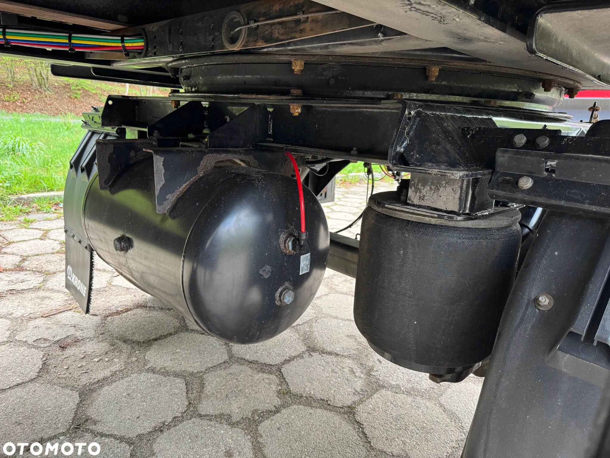 Krone BDF,Pod kontenery, - 15