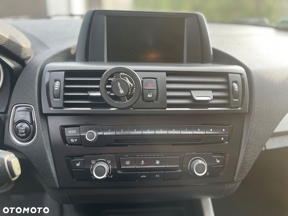 BMW Seria 1 114i - 14