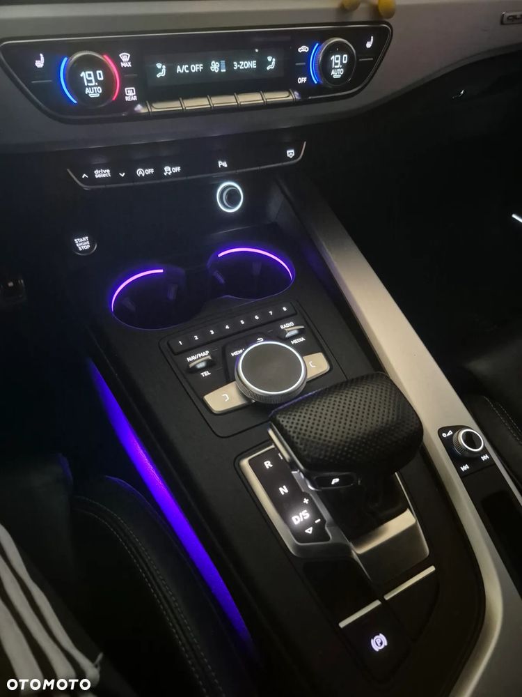 Audi A4 Avant 2.0 TDI S tronic quattro - 24