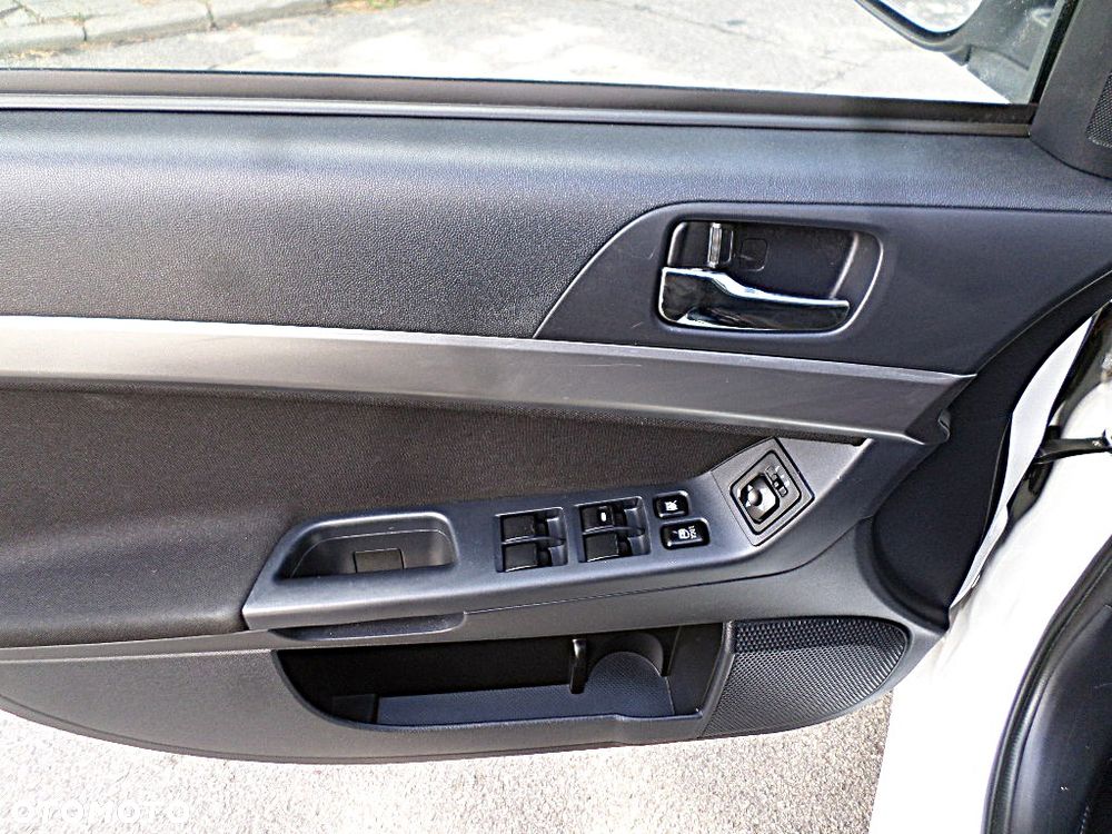 Mitsubishi Lancer Sportback 1.6 ClearTec Plus - 17