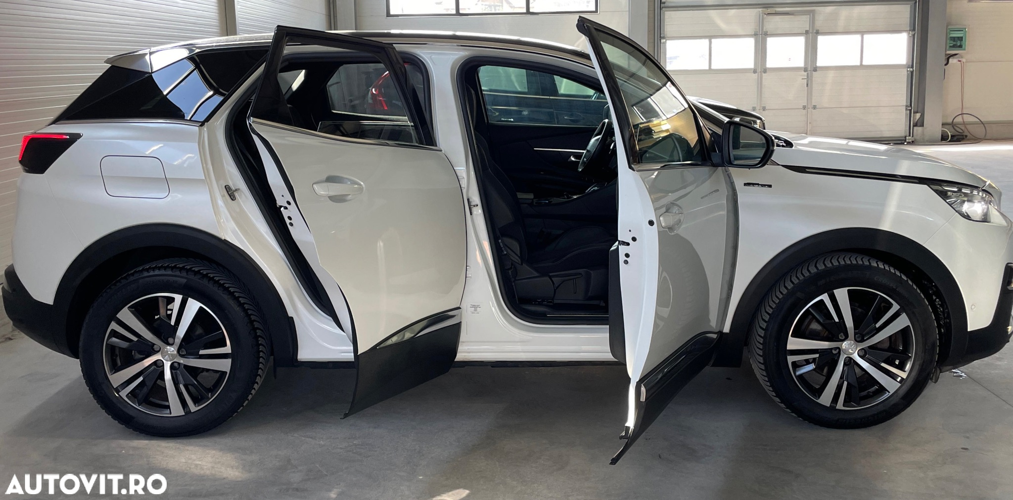 Peugeot 3008 1.2 PureTech Turbo S&S EAT6 GT-Line - 29