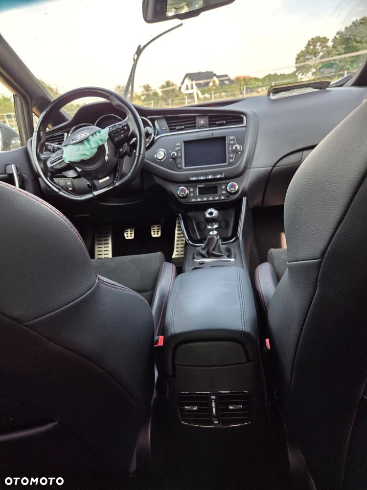 Kia Ceed 1.6 T-GDI GT-Track - 13