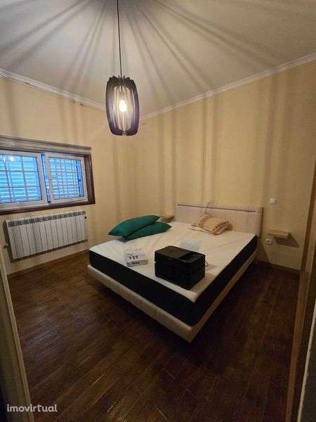 Vende-se Casa T3 + T2 - Grande imagem: 5/12