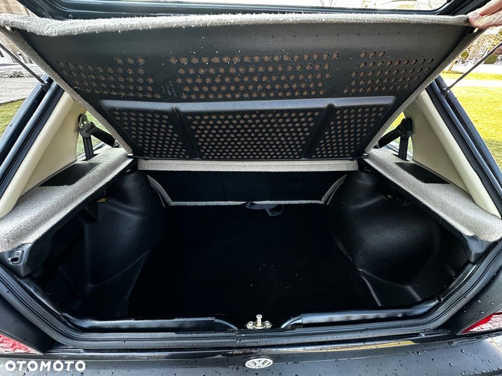 Volkswagen Golf 1.8 CL - 18