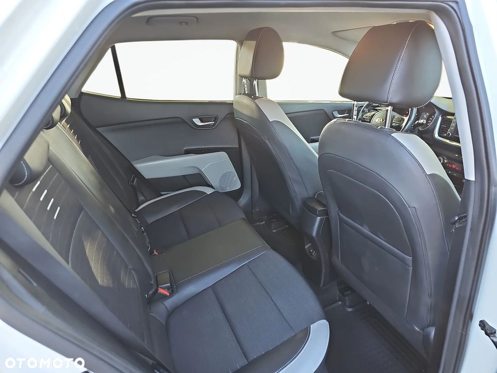 Kia Stonic 1.4 L - 11