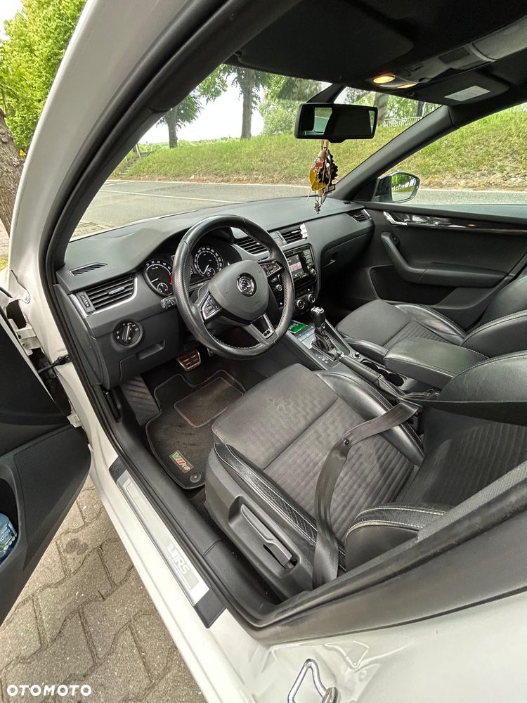 Skoda Octavia 2.0 TDI DSG RS - 6