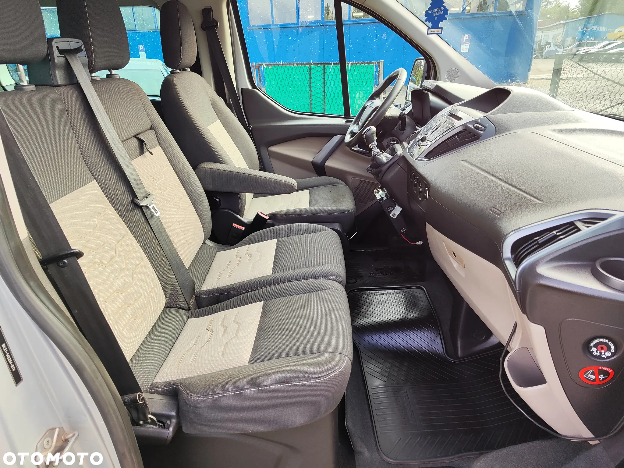 Ford Tourneo Custom - 10