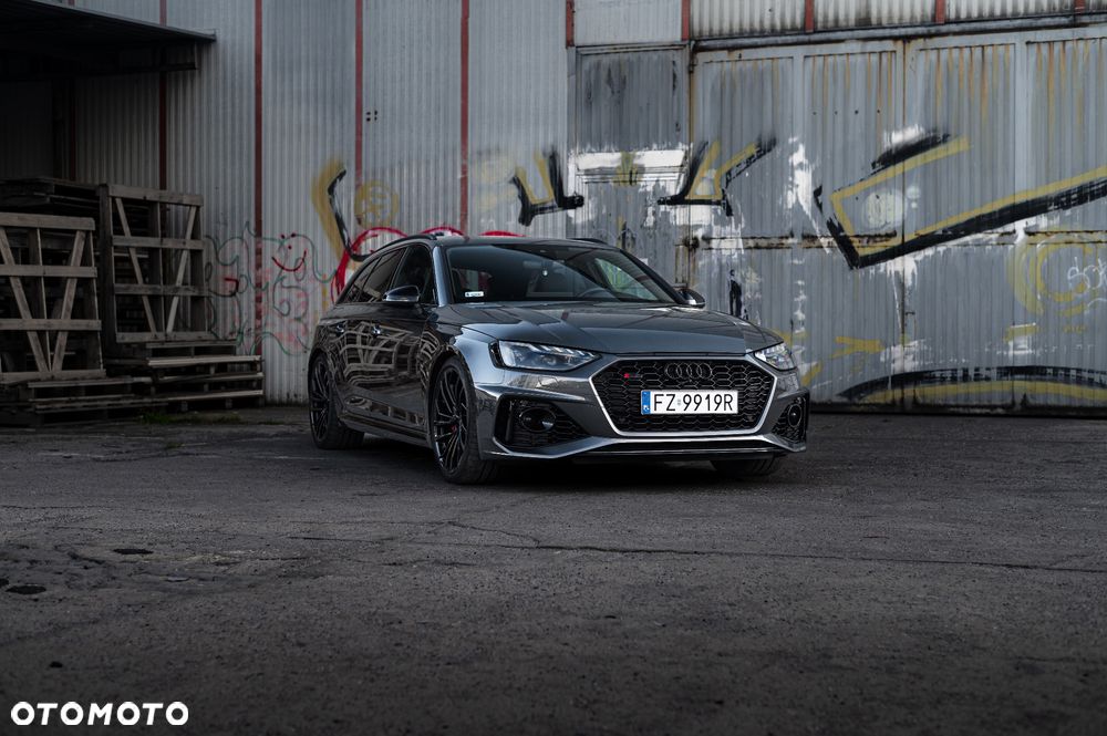 Audi RS4 Avant - 1