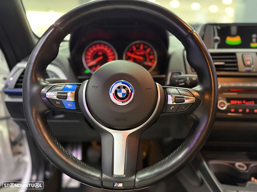 BMW 118 d Pack M - 11