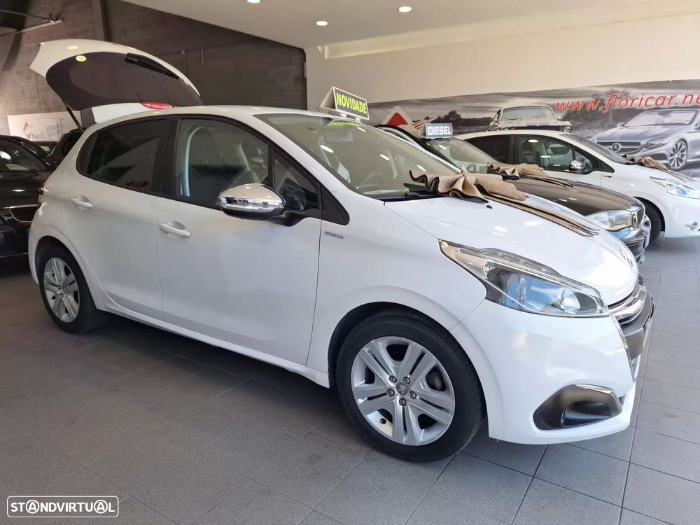 Peugeot 208 1.2 VTi SE Style - 4