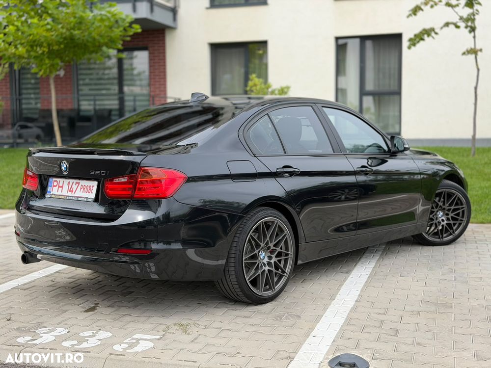 BMW Seria 3 320i Aut. Sport Line - 4