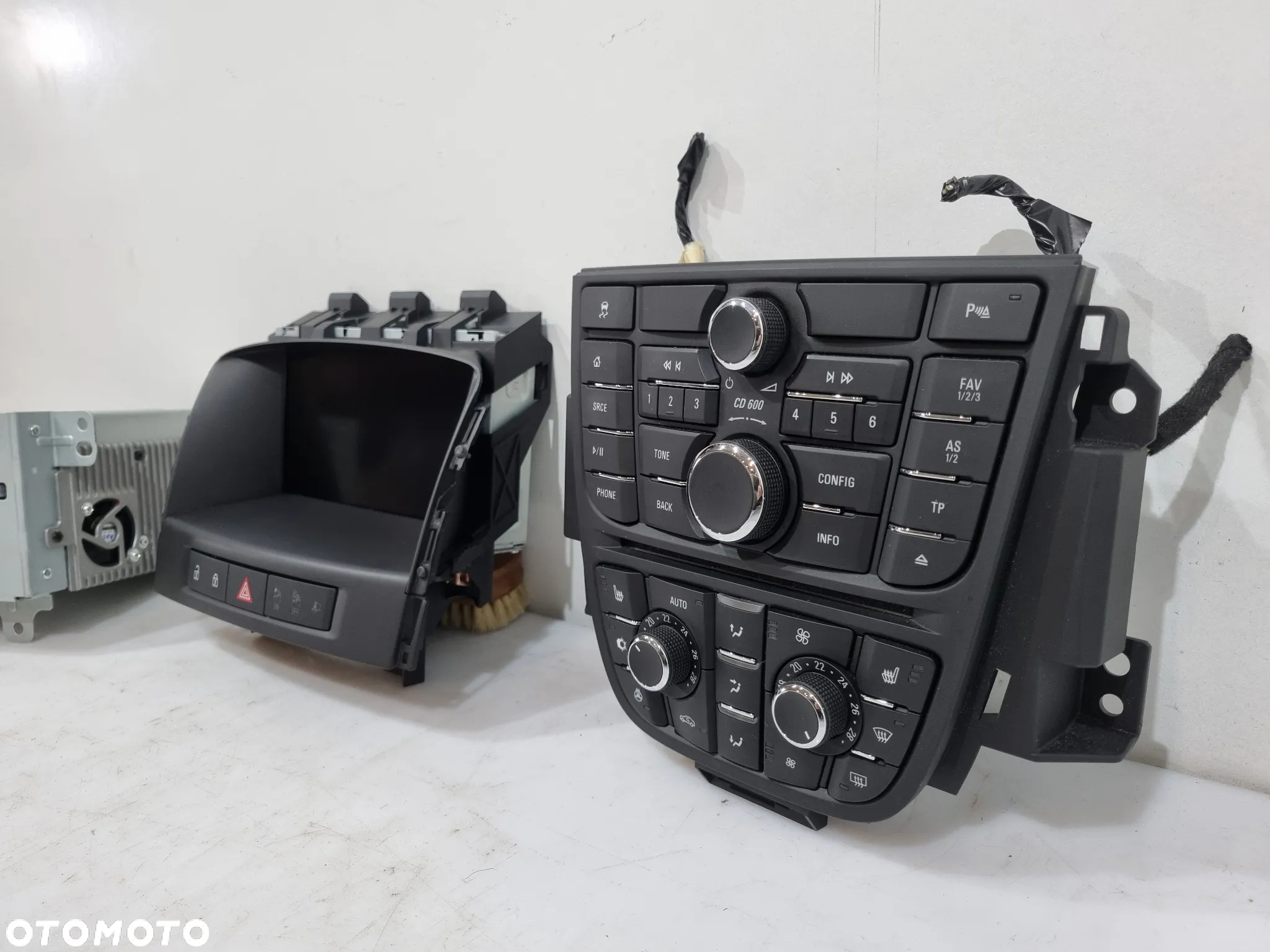 OPEL ASTRA J IV RADIO NAWIGACJA WYŚWIETLACZ 13435144 84026626 42353388 - 2