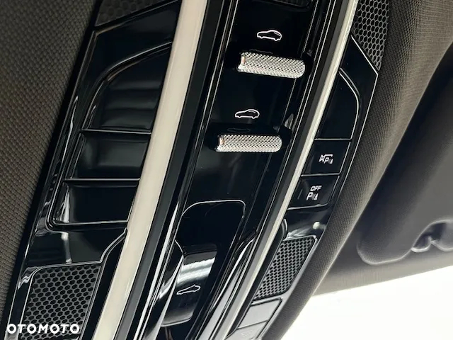 Porsche Panamera 4 e-Hybrid Sport Turismo 10 Years Edition - 39