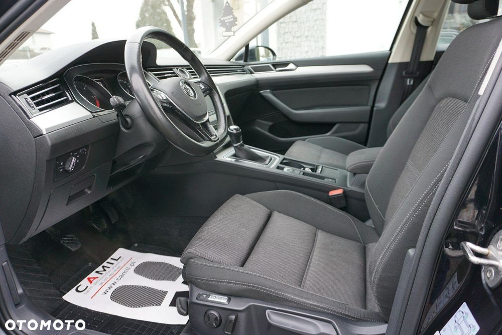 Volkswagen Passat - 10