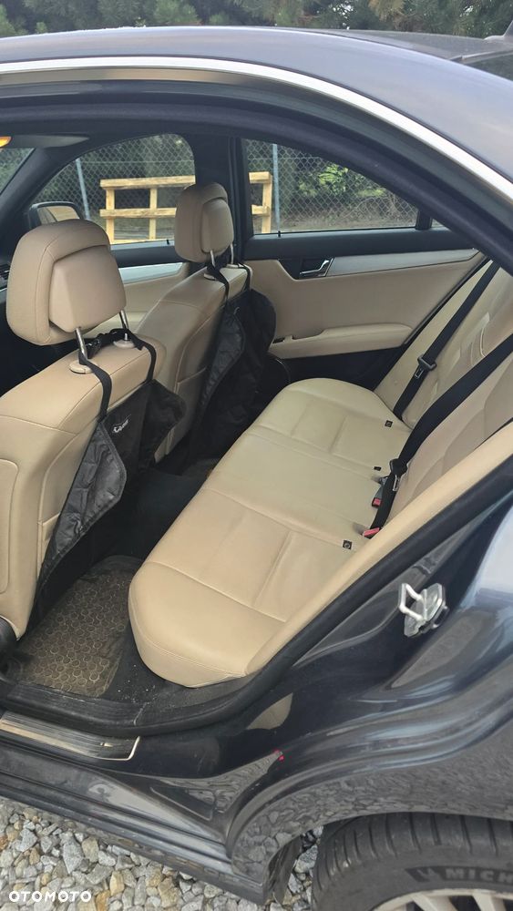 Mercedes-Benz Klasa C 220 CDI DPF Automatik Avantgarde - 11
