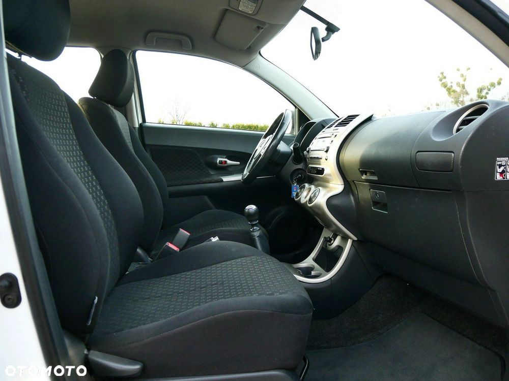 Toyota Urban Cruiser 1.4 D-4D 4x2 Life - 24