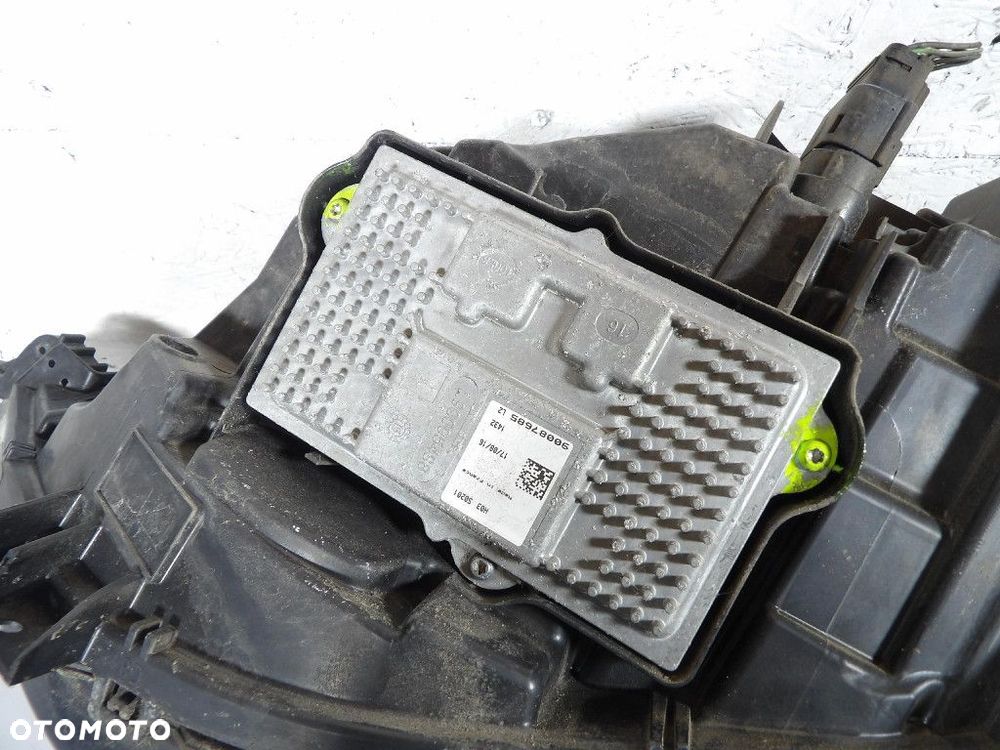 FORD FUSION II LIFT USA REFLEKTOR PRAWY XENON HS73-13E014-AF - 3