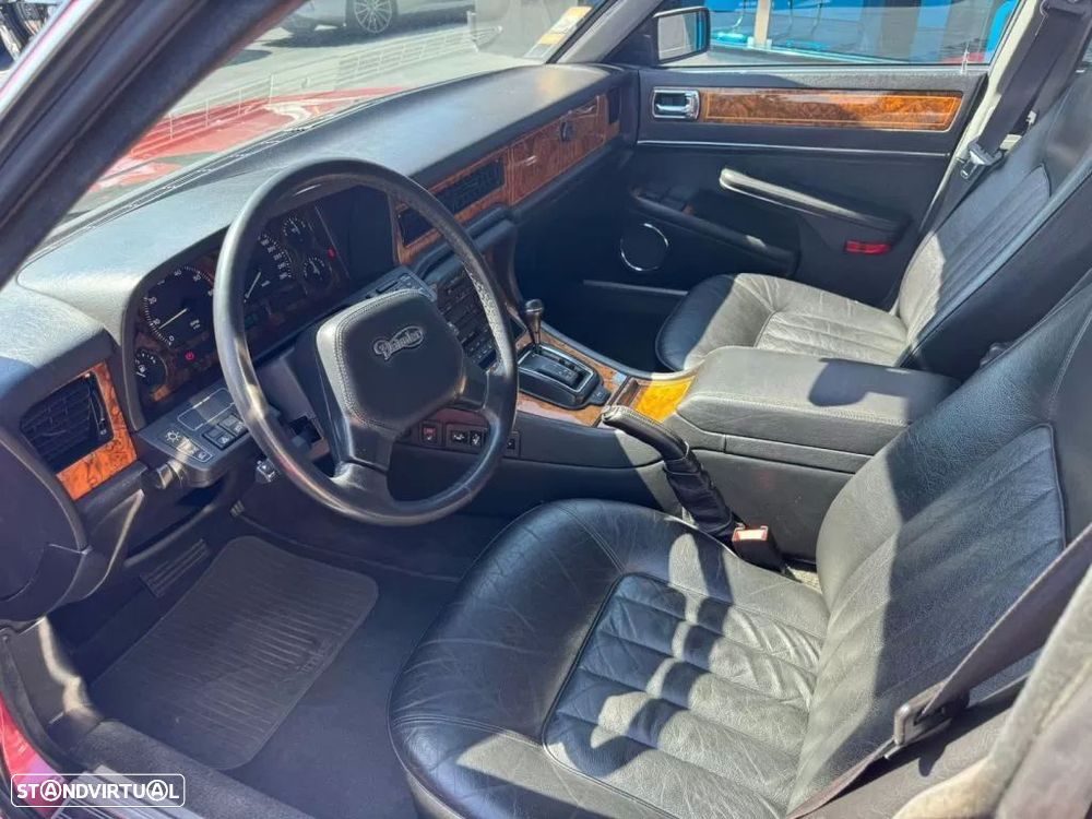 Jaguar Daimler 4.0 - 6