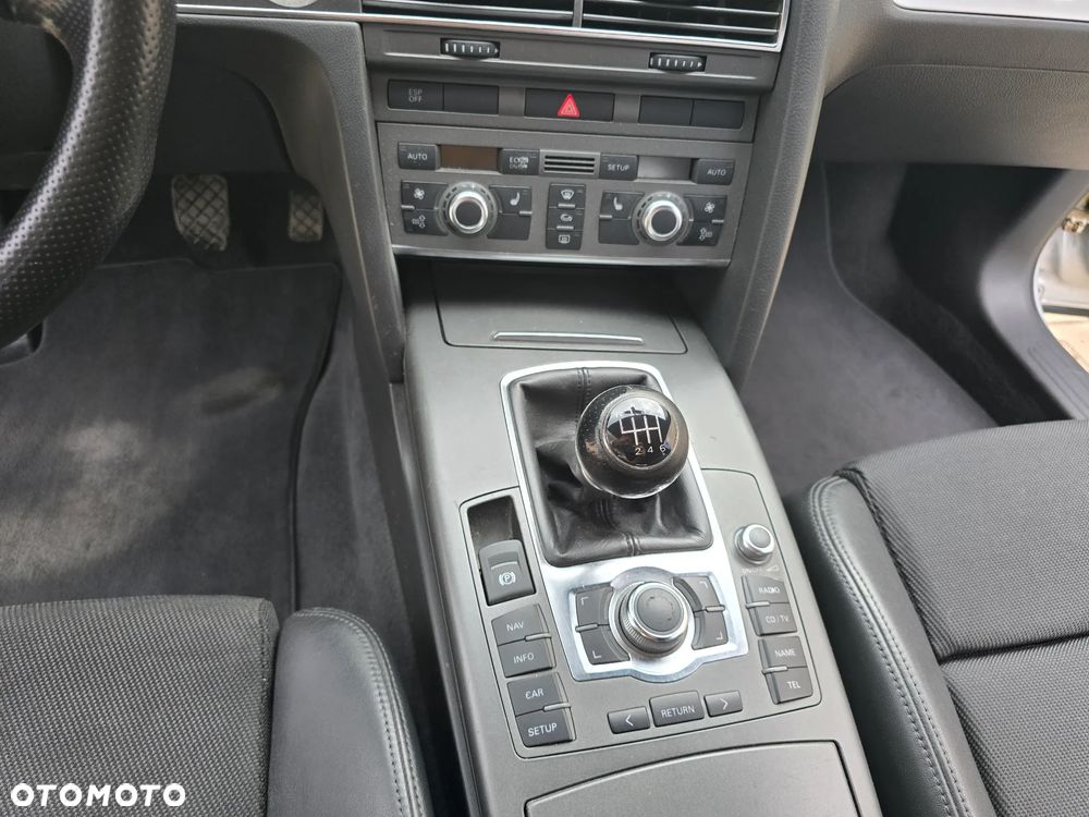 Audi A6 Avant 2.4 quattro - 18