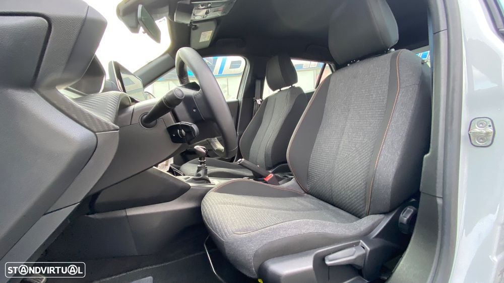 Peugeot 2008 1.2 PureTech Style - 24