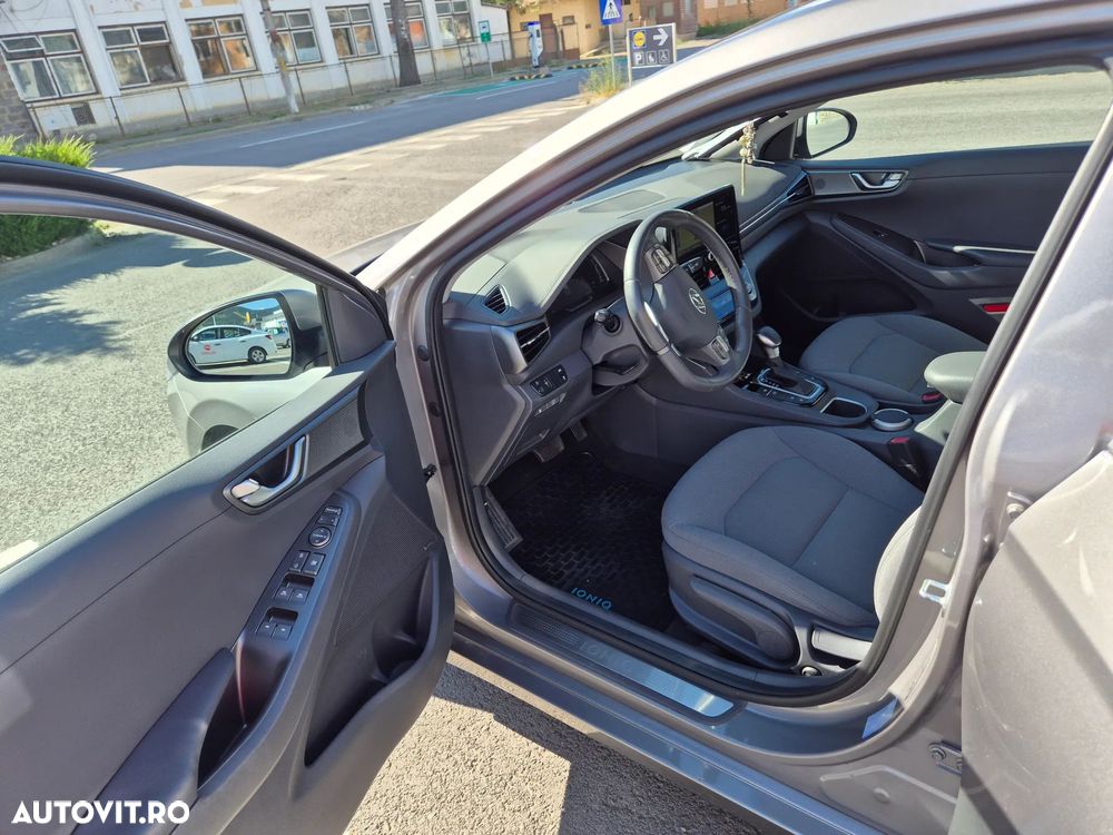 Hyundai IONIQ - 24