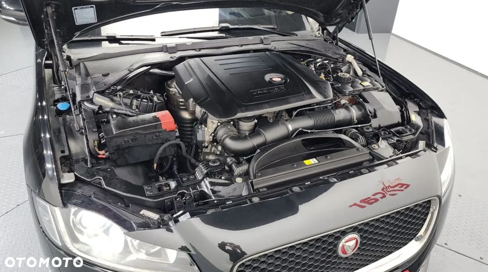 Jaguar XF 20d Prestige - 8