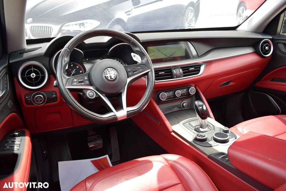 Alfa Romeo Stelvio 2.2 16V AT8 Q4 Lusso - 8