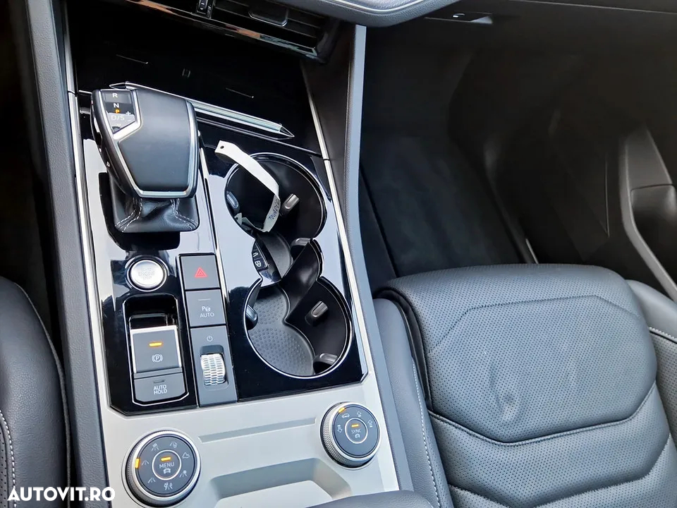 Volkswagen Touareg V6 TDI R-Style - 17
