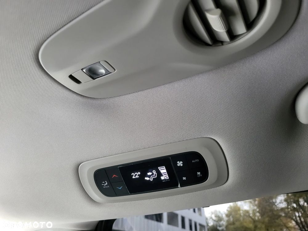 Chrysler Pacifica - 25
