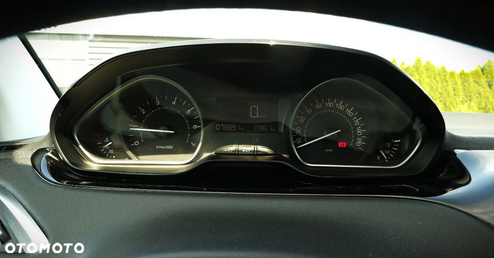 Peugeot 208 1.2 PureTech Style - 18