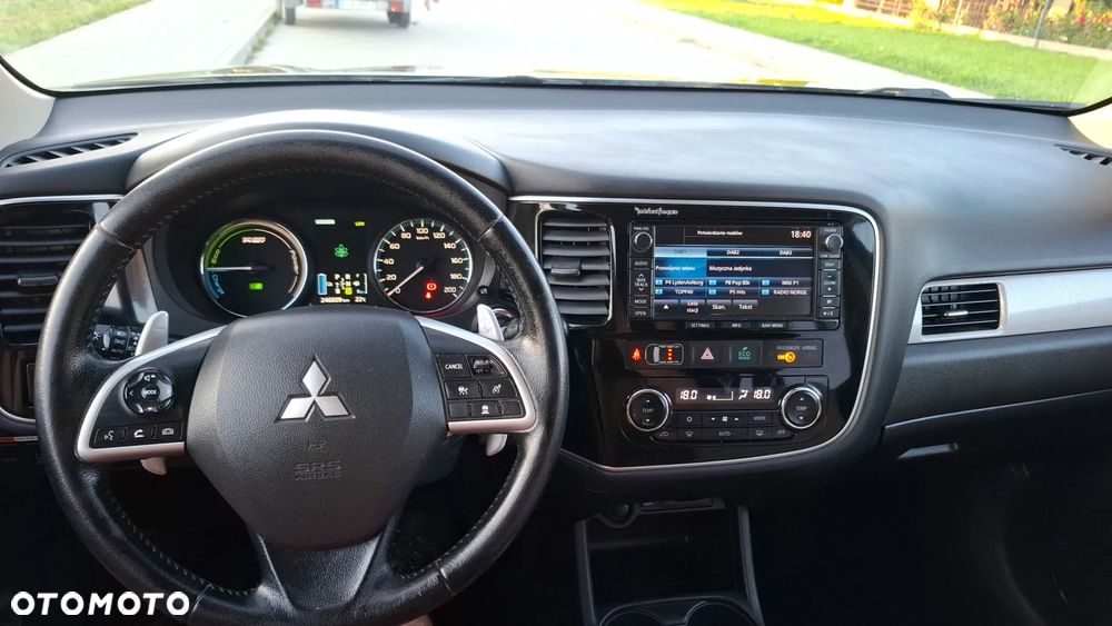 Mitsubishi Outlander - 21