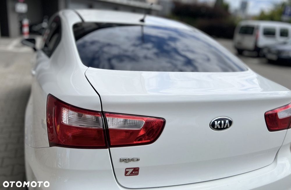 Kia Rio 1.4 M - 8