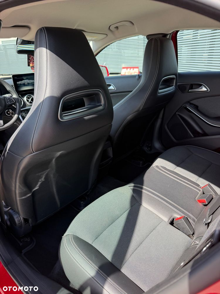 Mercedes-Benz Klasa A 160 7G-DCT Urban - 14