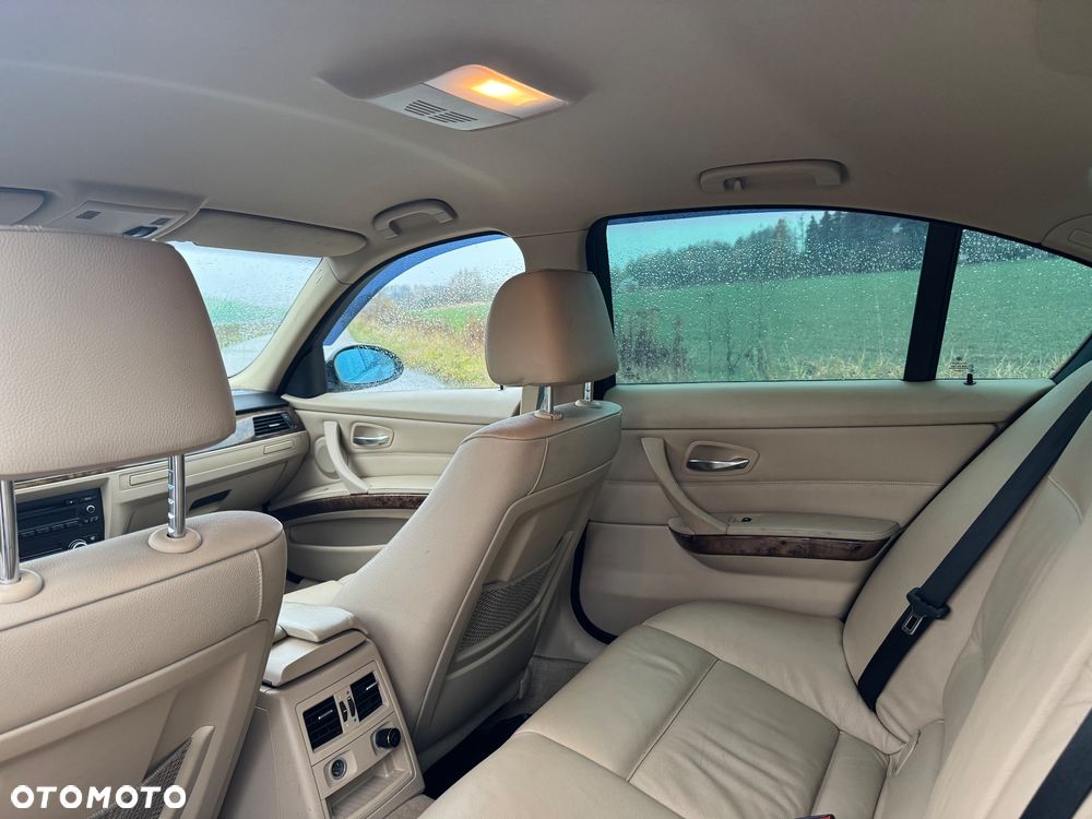 BMW Seria 3 320i Edition Sport - 19