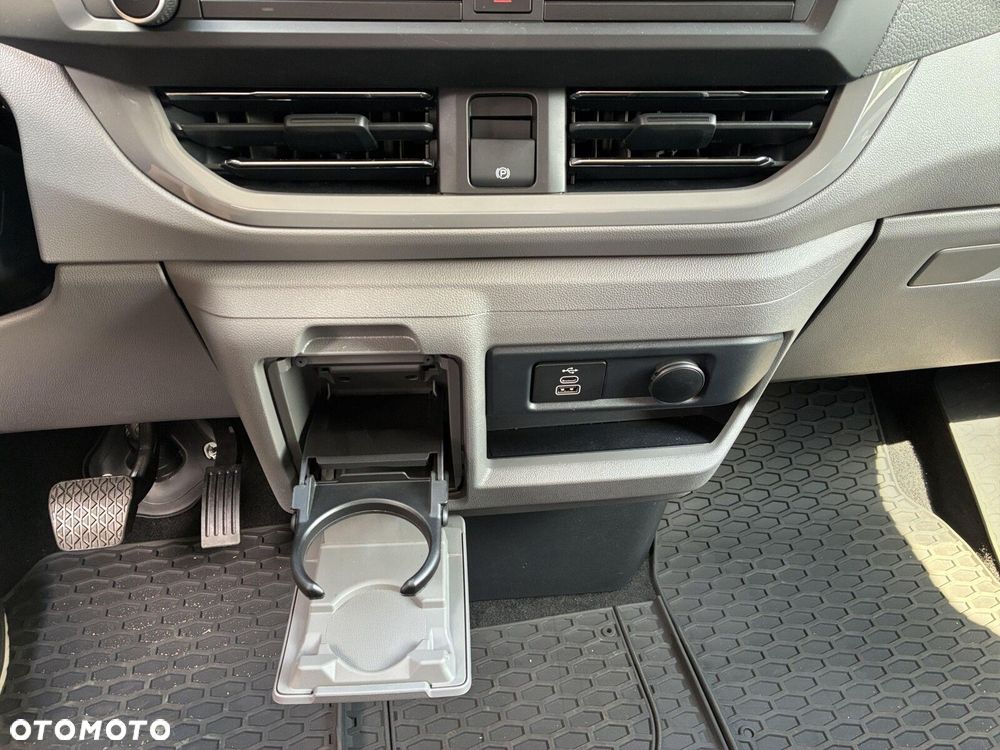 Volkswagen Caravelle 2.0 TDI L1 Life - 29