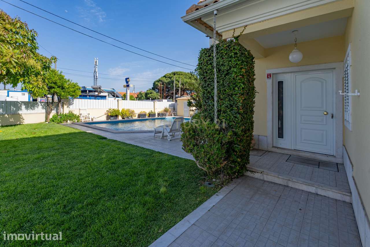 Moradia Isolada com Piscina e Jardim – Charneca da Caparica - Grande imagem: 3/43