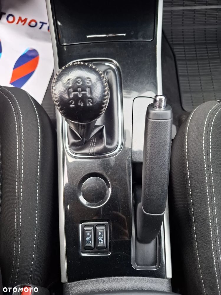 Mitsubishi Outlander - 23