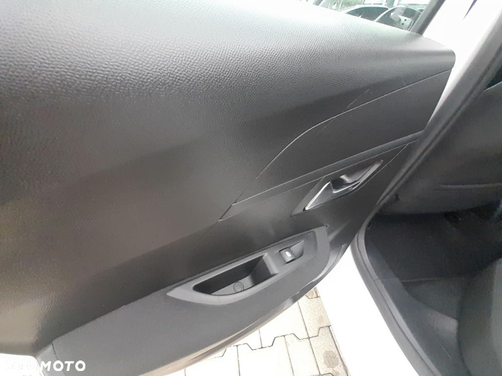 Peugeot 208 BlueHDi 100 Active - 30