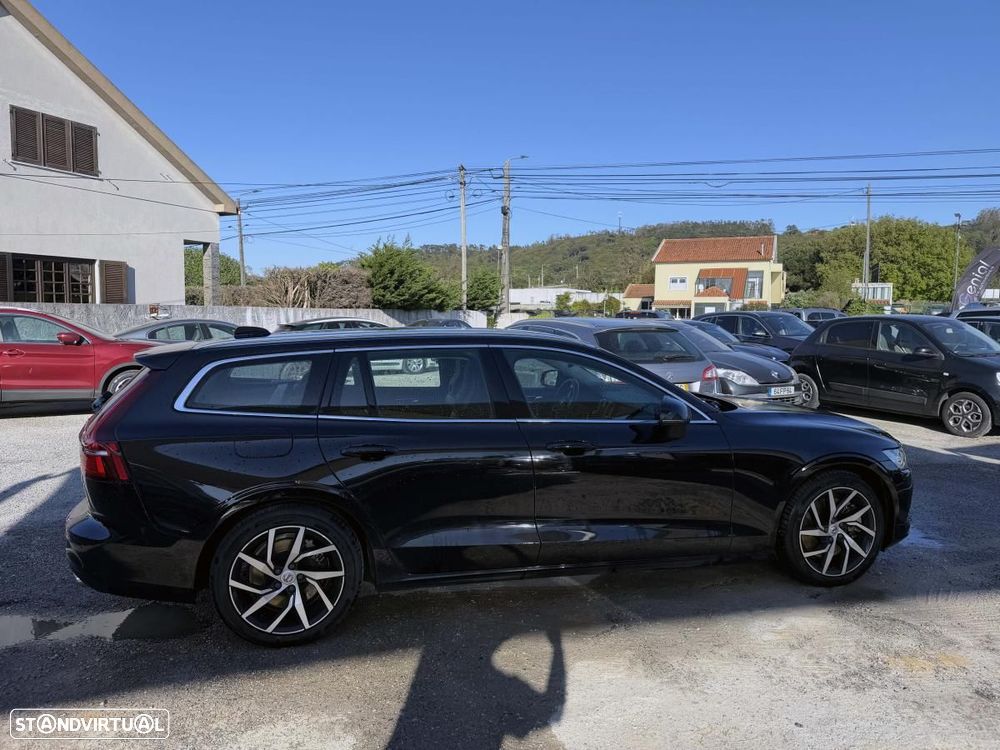 Volvo V60 2.0 T8 AWD TE Momentum Plus - 9