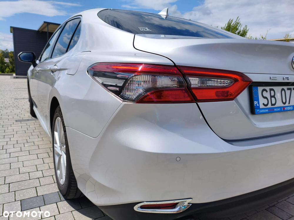 Toyota Camry 2.5 Hybrid Comfort CVT - 24