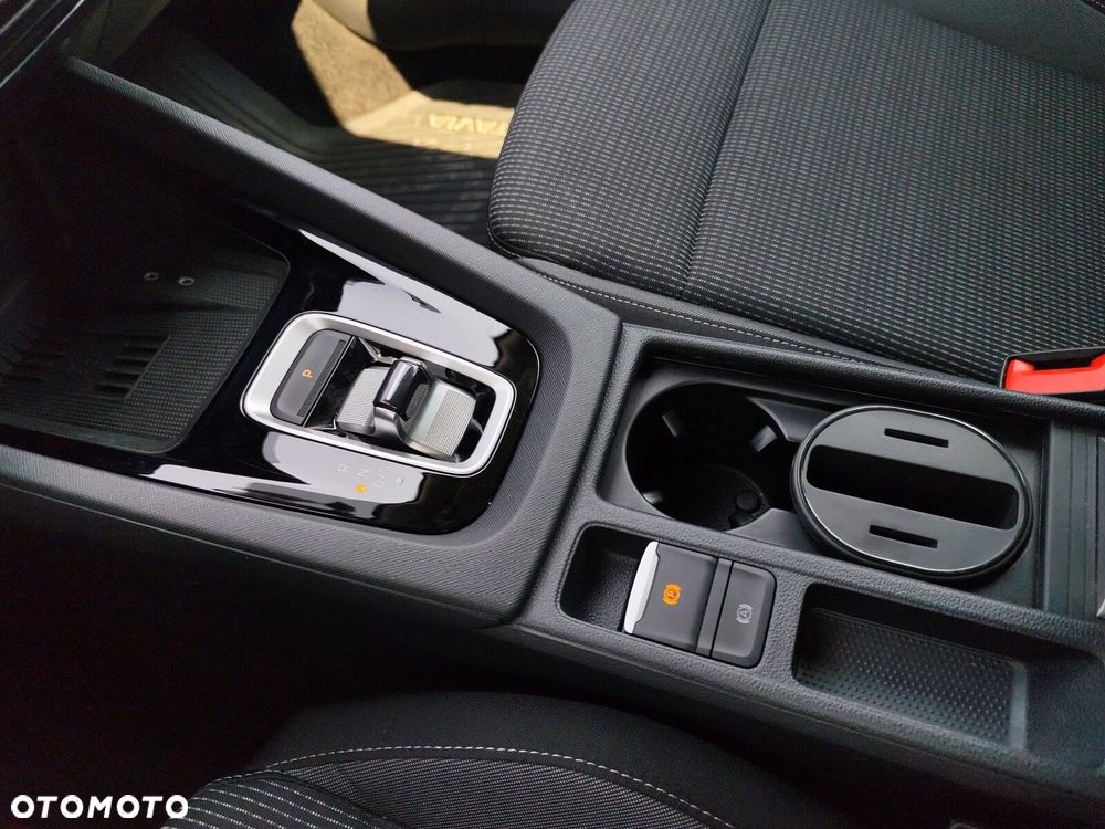 Skoda Octavia 1.5 TSI mHEV Selection DSG - 24