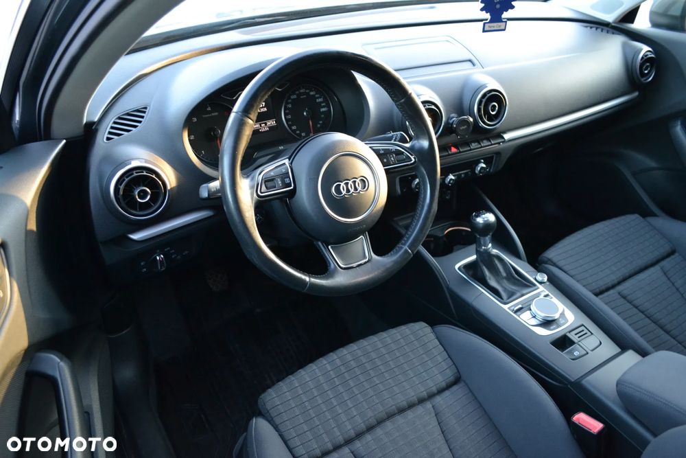 Audi A3 Sportback 2.0 TDI Ambiente - 5