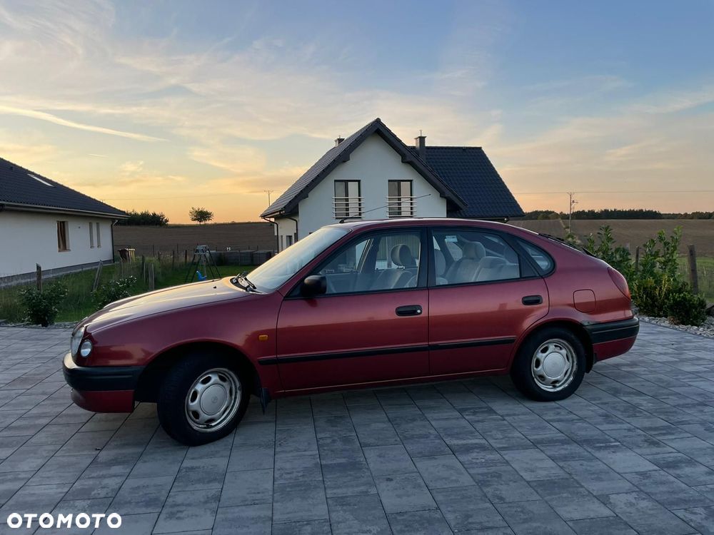 Toyota Corolla - 1