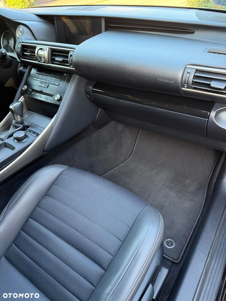 Lexus IS 200t / 300 Elegance - 10