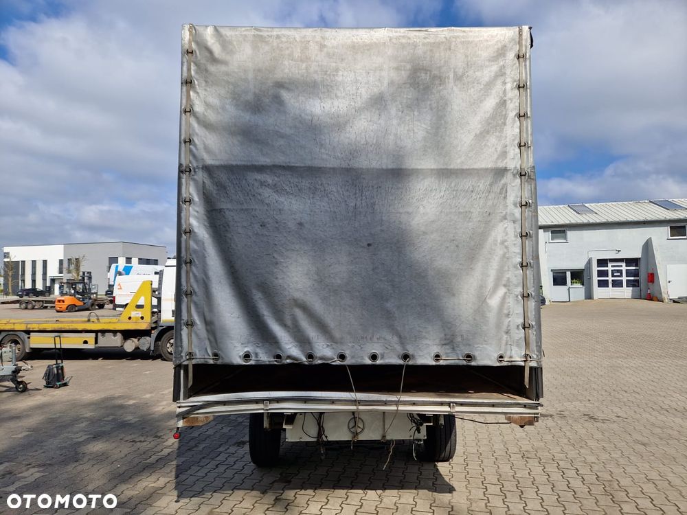 Mercedes-Benz Sprinter 319 Sypialka Led - 11