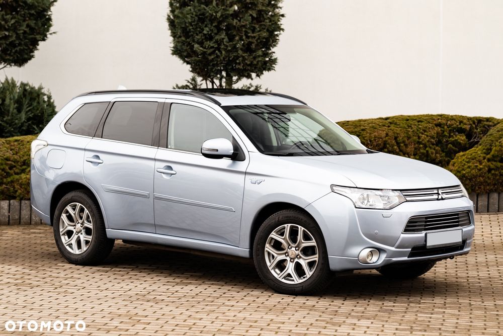 Mitsubishi Outlander 2.0 4WD Plus - 11